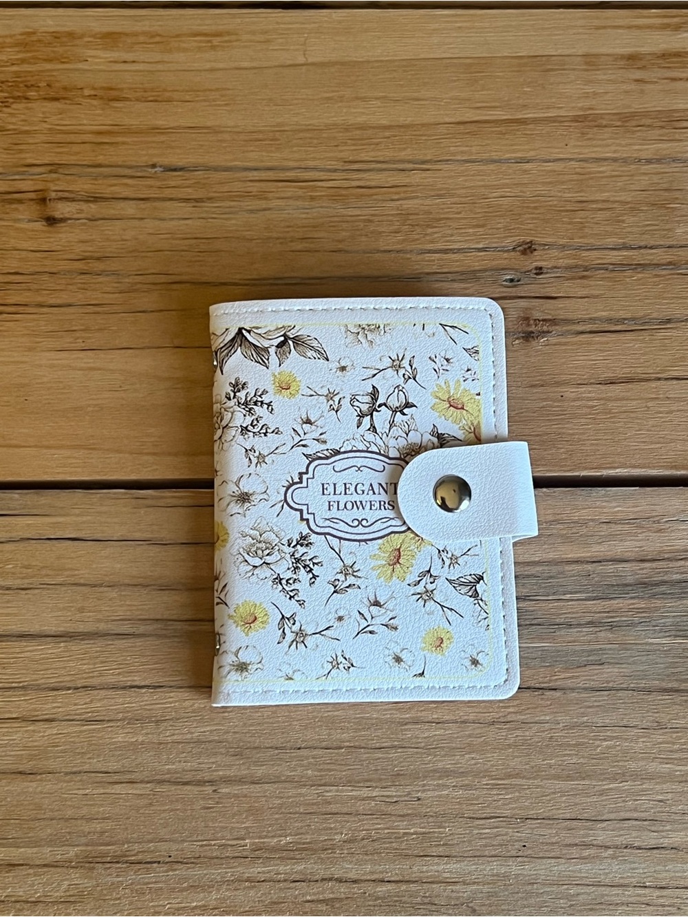 Floral 'Elegant Flowers' White Card Wallet - Picture 3 of 8